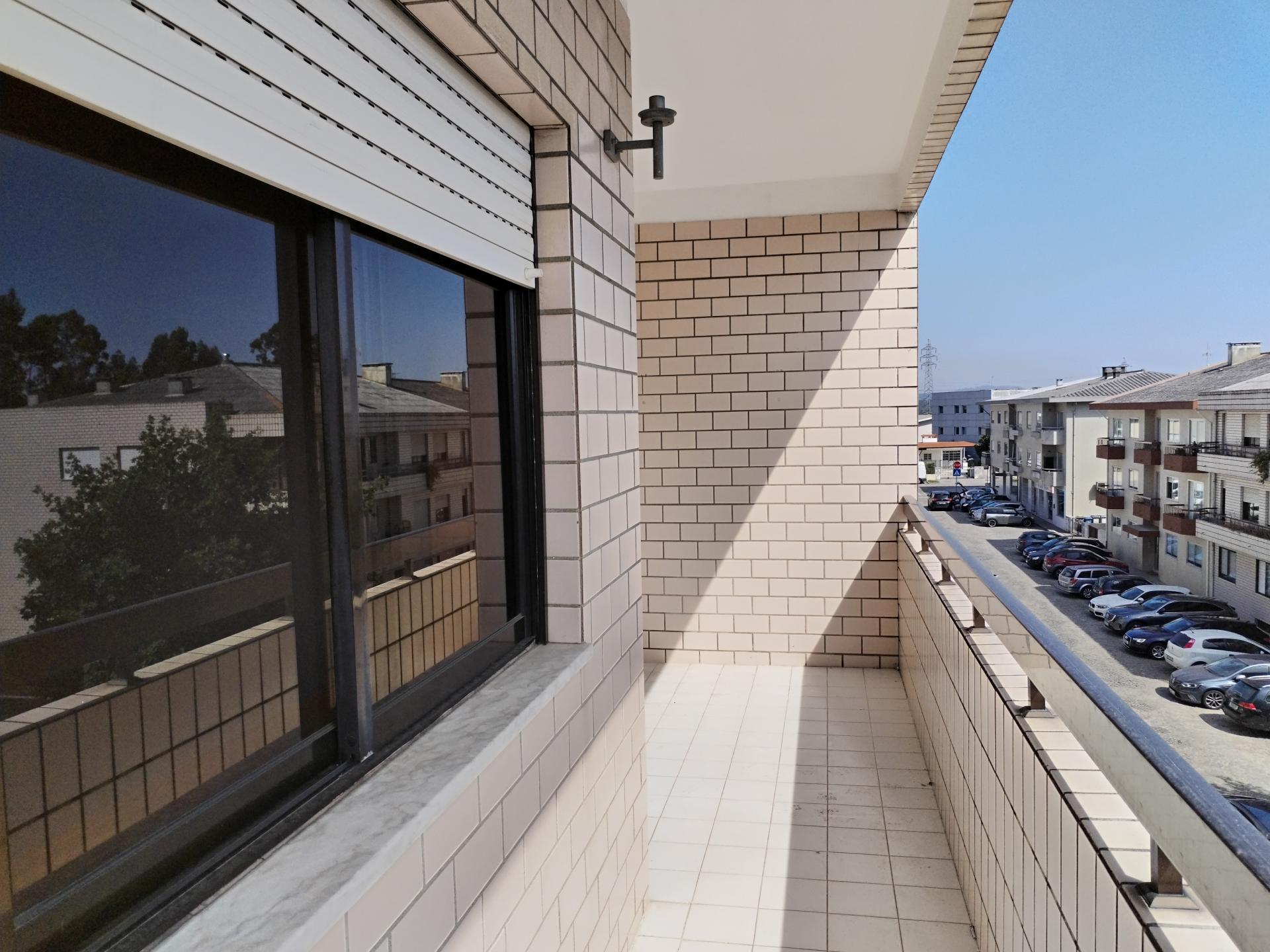 Apartamento T3 junto às Portas da Maia - Maia